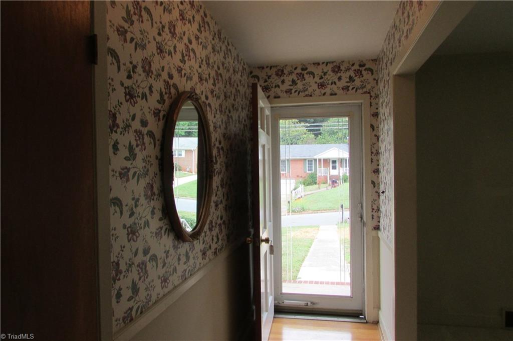 2633 Weymoth Road Winston-Salem, NC 27103 - Photo 13 of 45 Gallery Image 13