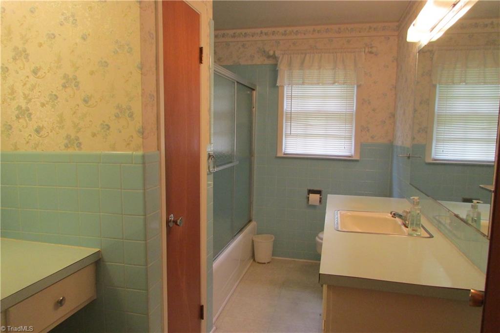 2633 Weymoth Road Winston-Salem, NC 27103 - Photo 32 of 45 Gallery Image 32