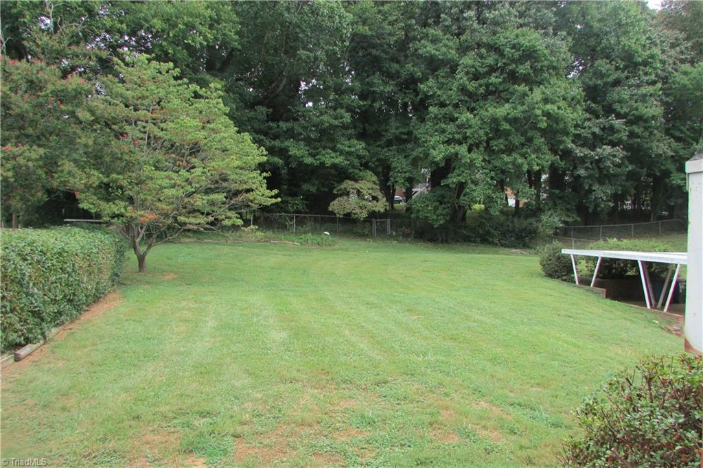 2633 Weymoth Road Winston-Salem, NC 27103 - Photo 9 of 45 Gallery Image 9