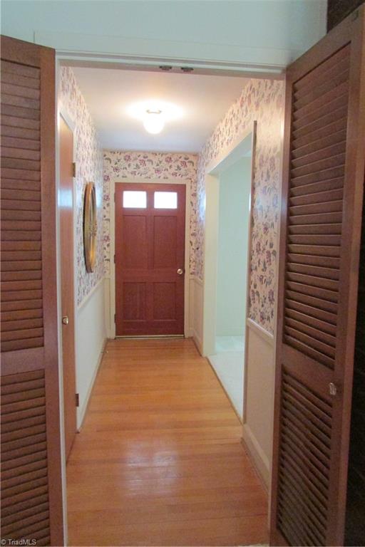 2633 Weymoth Road Winston-Salem, NC 27103 - Photo 10 of 45 Gallery Image 10