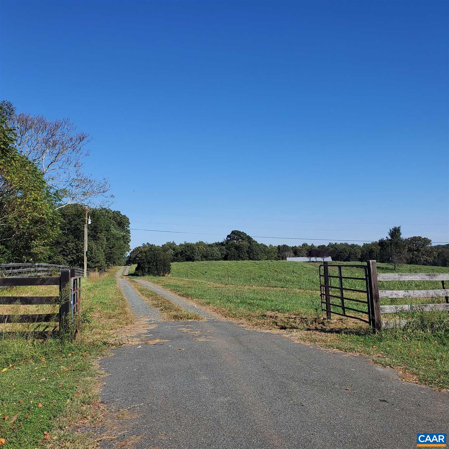 3060 Stage Junction Road Columbia, VA 23038 - Photo 2 of 34 a view of a park with a big yard
