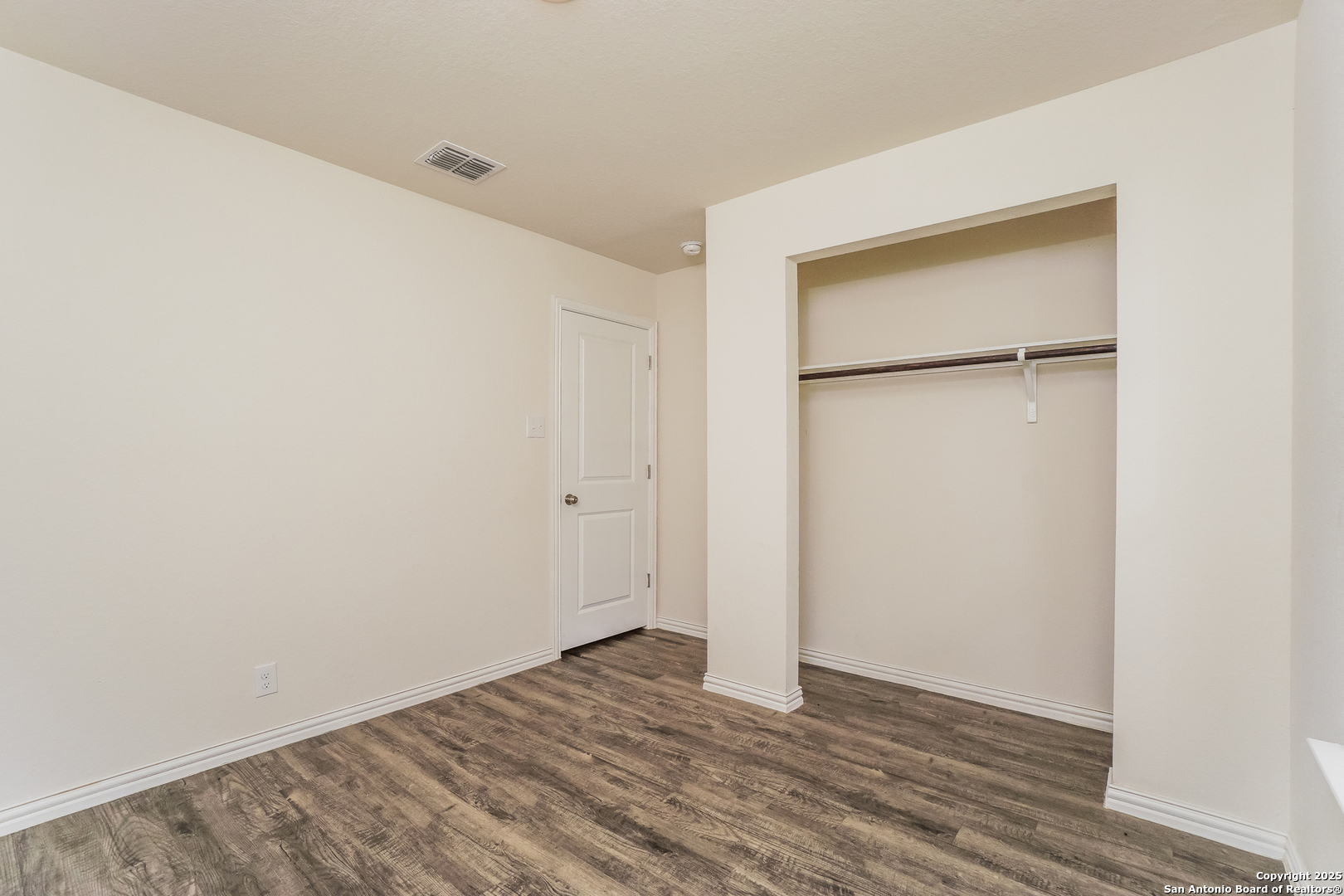 527 Elley Street Seguin, TX 78155 - Photo 17 of 21 a view of an empty room