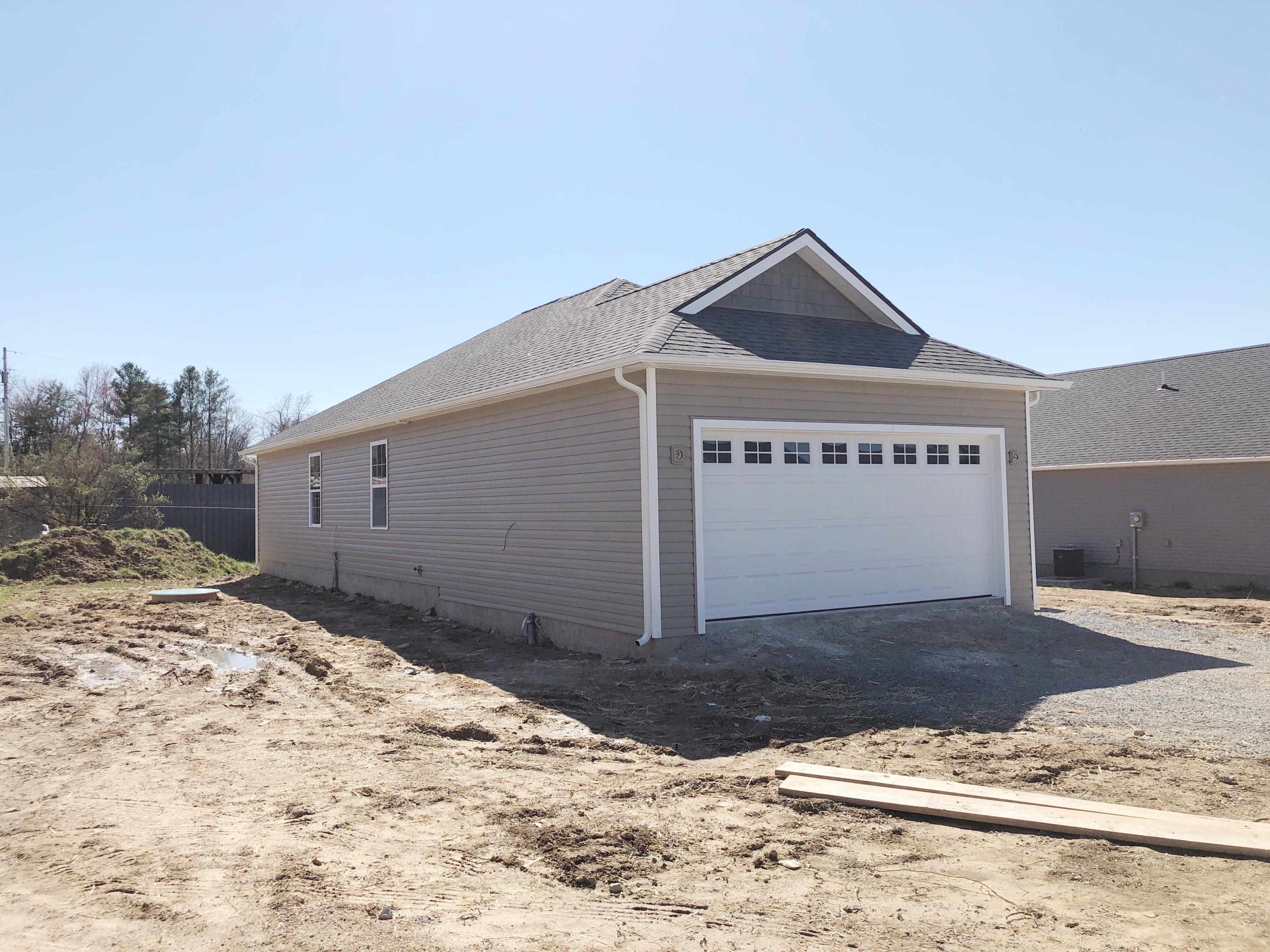 52 Panther Valley Road Crossville, TN 38555 - Photo 2 of 13 EFEABB2A-D666-4868-B40D-01938957E141