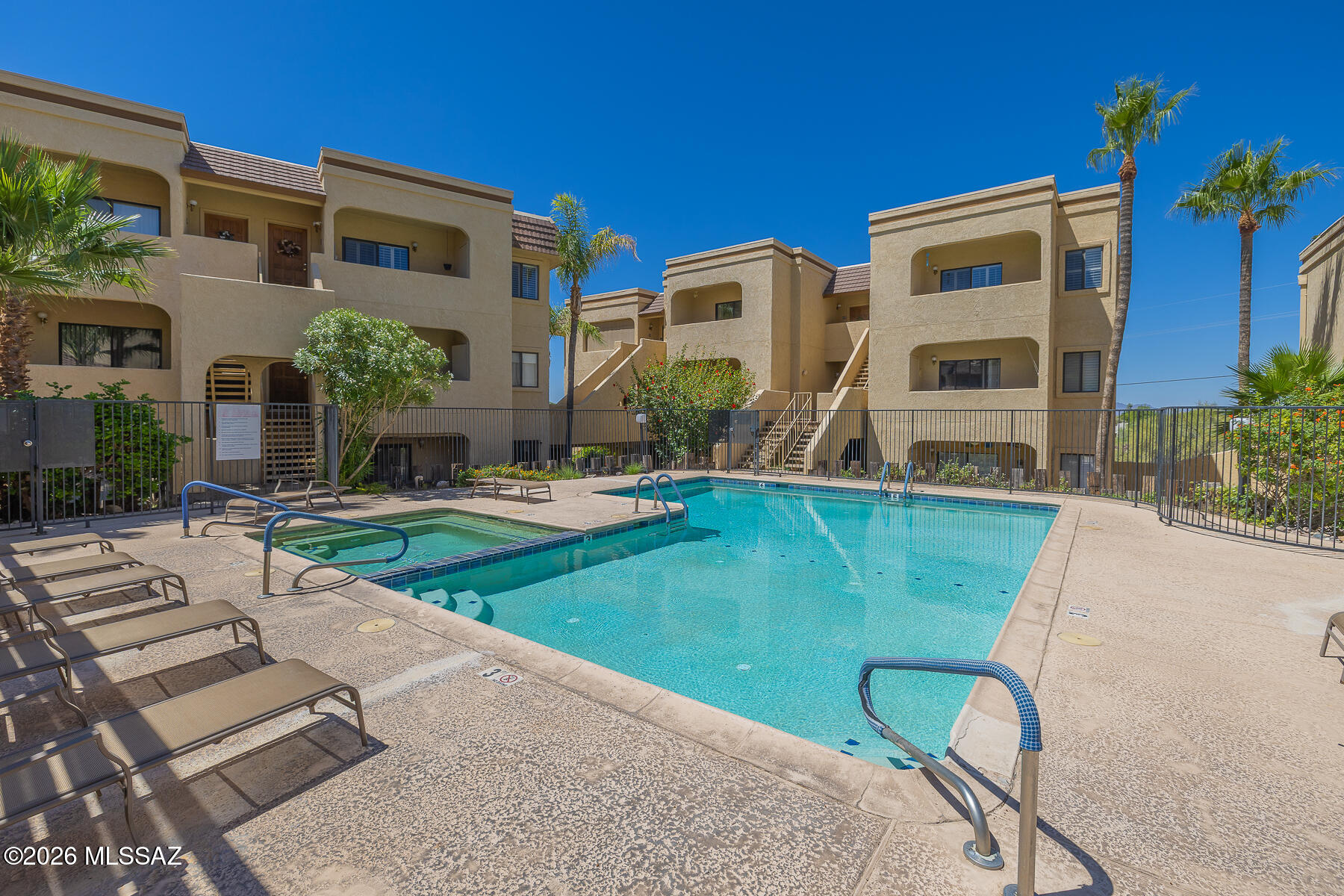 Community Pool & Spa