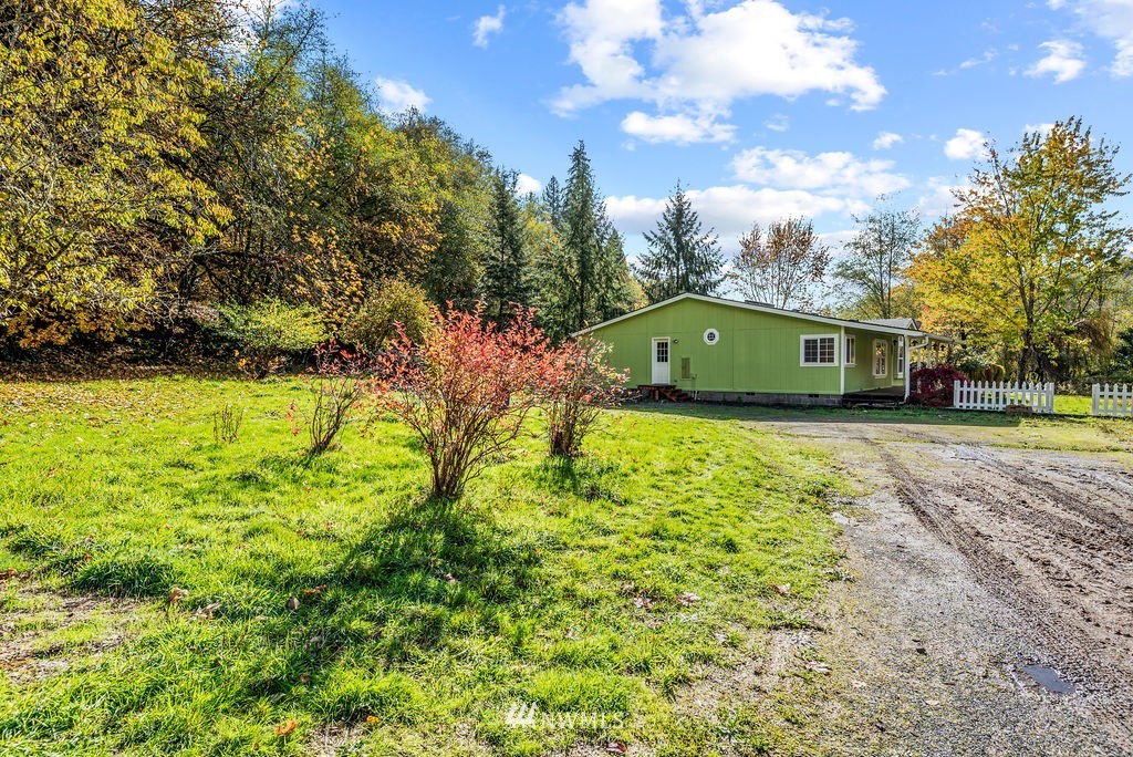 207 Apple Creek Road Longview, WA 98632 - Photo 31 of 33 a aerial view of a house with a big yard