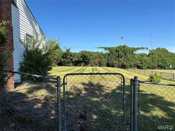 $250,000 | 112 Shirley Lane, Ballwin, MO 63011