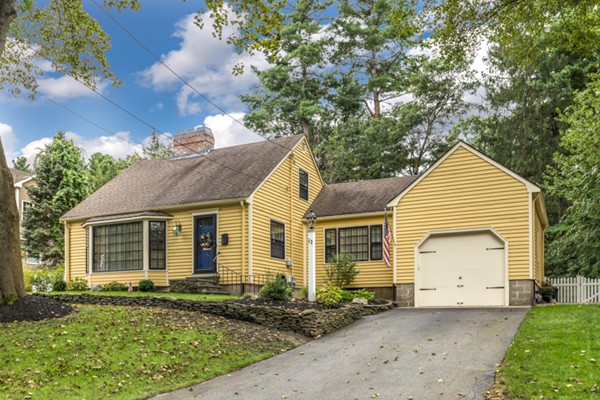 13 Mitchell Road Lynnfield, MA 01940 - Photo 1 of 30 Gallery Image 1