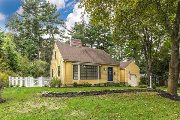 13 Mitchell Road Lynnfield, MA 01940 - Photo 2 of 30 Gallery Image 2