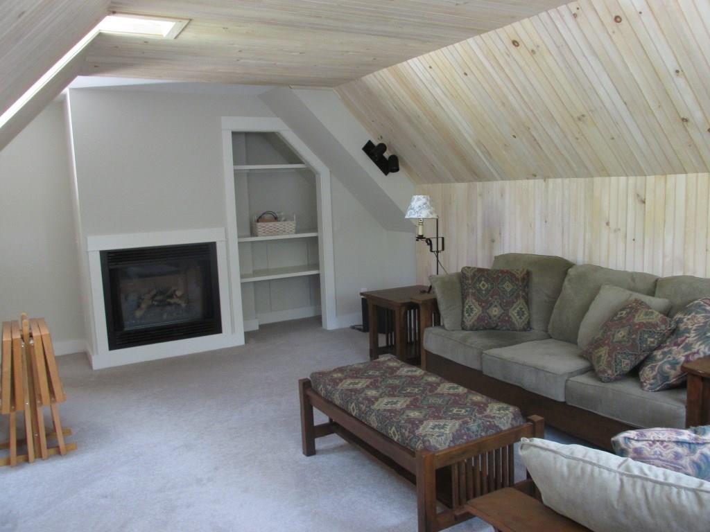 33 Robbins Road Belfast, ME 04915 - Photo 22 of 32 Second floor room, could be a lovely...