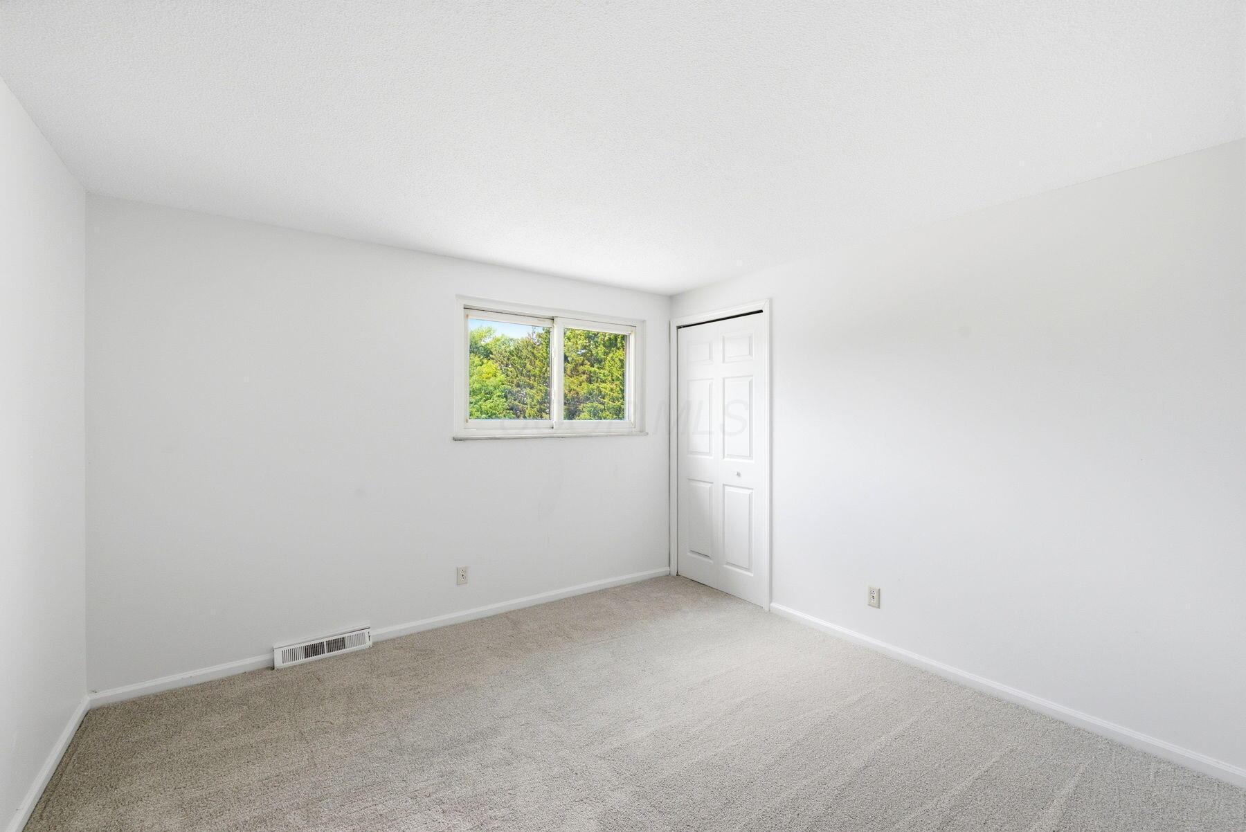 180 Landover Road Columbus, OH 43230 - Photo 53 of 60 bedroom #4