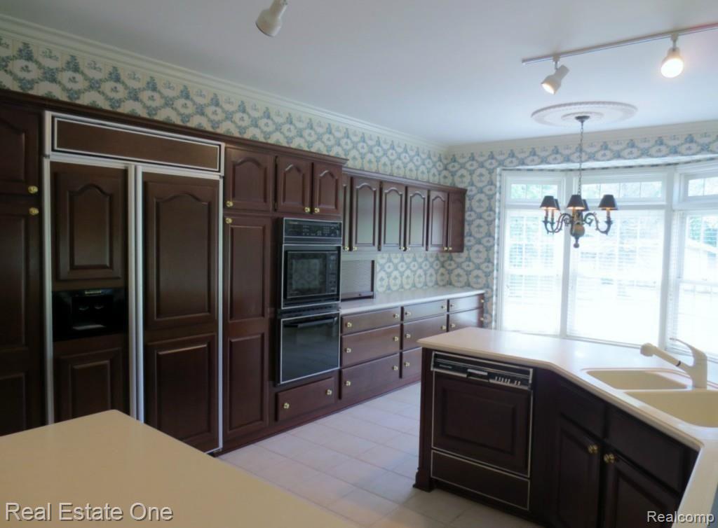 1330 New Love Lane Rochester, MI 48309 - Photo 34 of 43 IMG_5113.jpg
