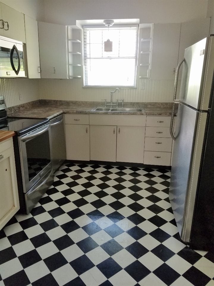 79 Oakwood Road Huntington, WV 25701 - Photo 9 of 19 Gallery Image 9