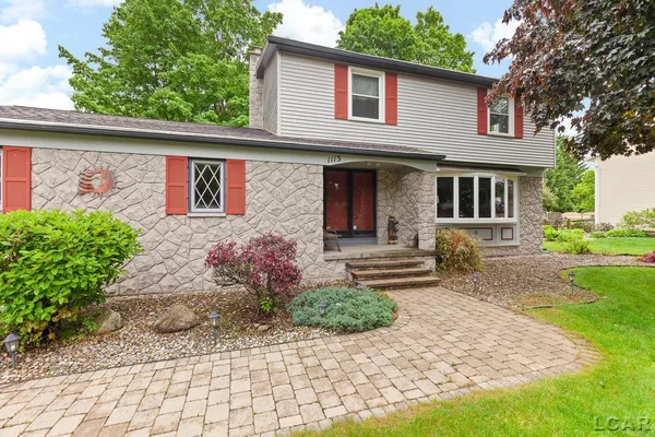 $299,900 | 1113 Glendale Avenue, Adrian, MI 49221
