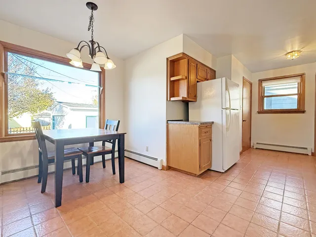 $179,900 | 1512 16th Avenue, Menominee, MI 49858