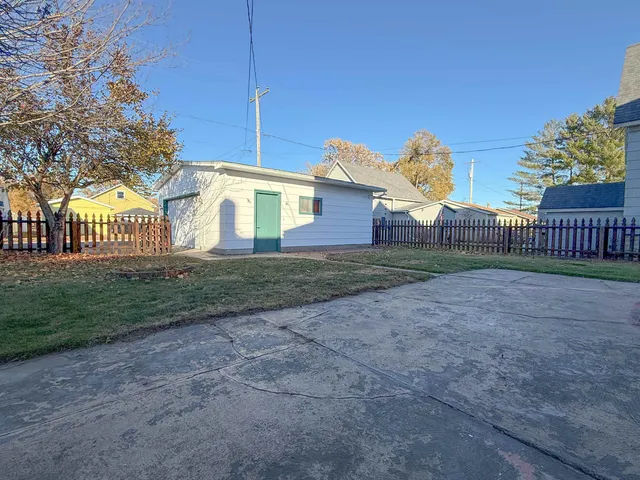 $179,900 | 1512 16th Avenue, Menominee, MI 49858