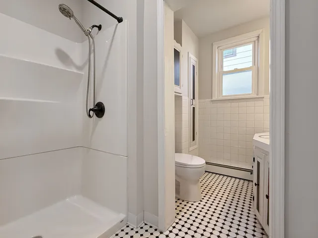 $179,900 | 1512 16th Avenue, Menominee, MI 49858