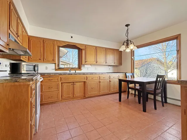 $179,900 | 1512 16th Avenue, Menominee, MI 49858