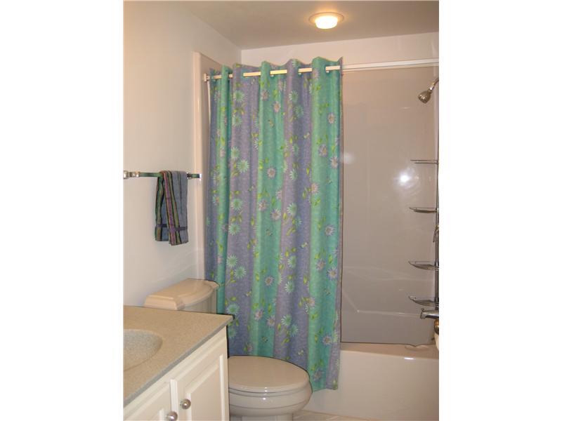 316 Wildberry Road Fox Chapel, PA 15238 - Photo 14 of 20 Full Bath. Updated Guest bathroom connected to large bedroom.