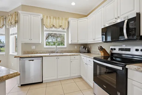 $650,000 | 2462 Westmont Place, Royal Palm Beach, FL 33411