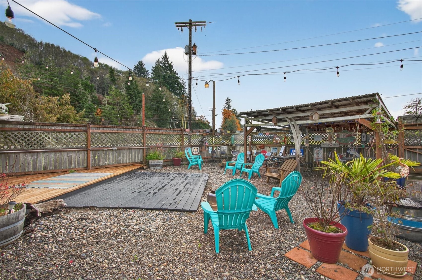 8 Fairgrounds Road Skamokawa, WA 98647 - Photo 19 of 40 a outdoor living space with furniture