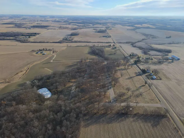 a view of a dry yard