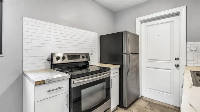 $2,000 | 804 Southwest 28th Street, Fort Lauderdale, FL 33315