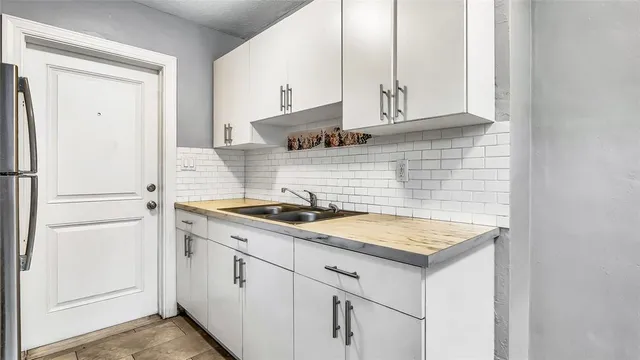 $2,000 | 804 Southwest 28th Street, Fort Lauderdale, FL 33315