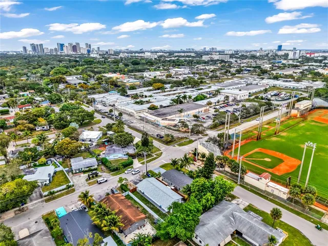 $2,000 | 804 Southwest 28th Street, Fort Lauderdale, FL 33315