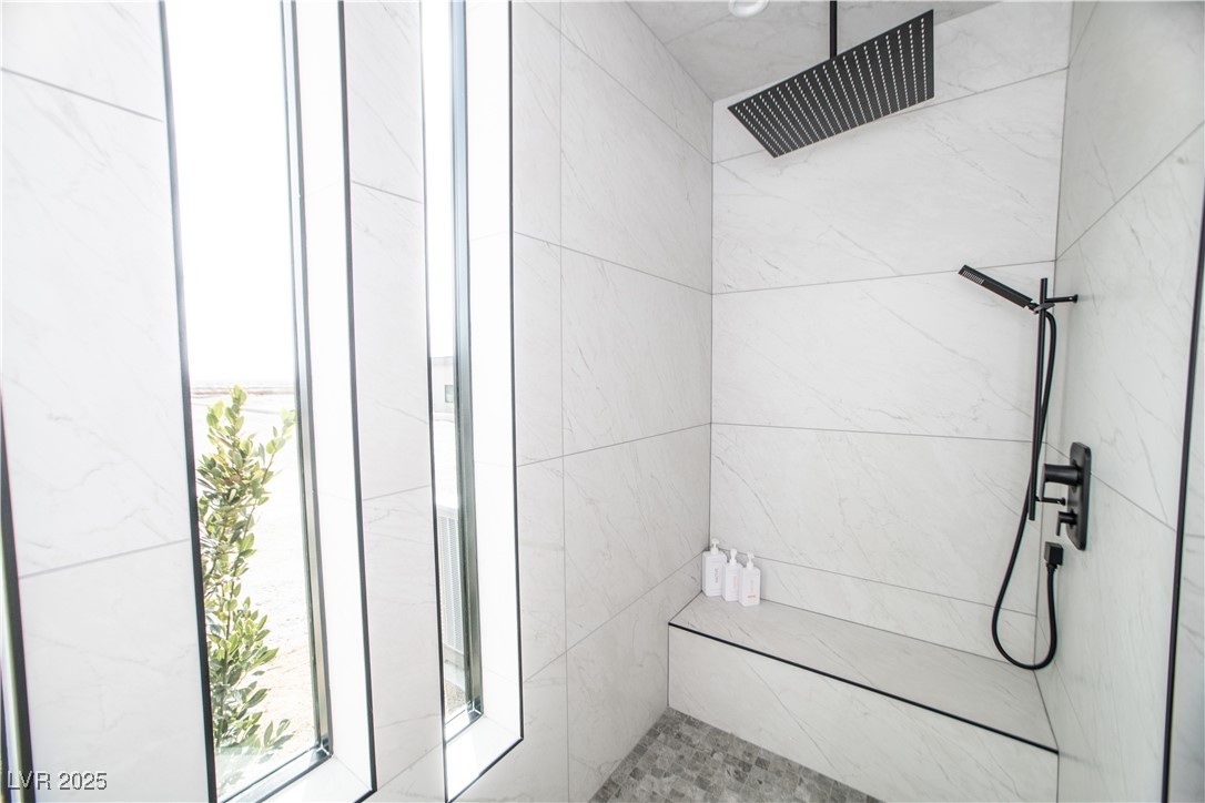 3030 South Formula Court Pahrump, NV 89048 - Photo 37 of 48 Bathroom featuring tiled shower