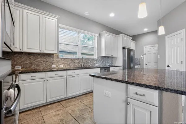 $725,000 | 18039 Branson, San Antonio, TX 78255