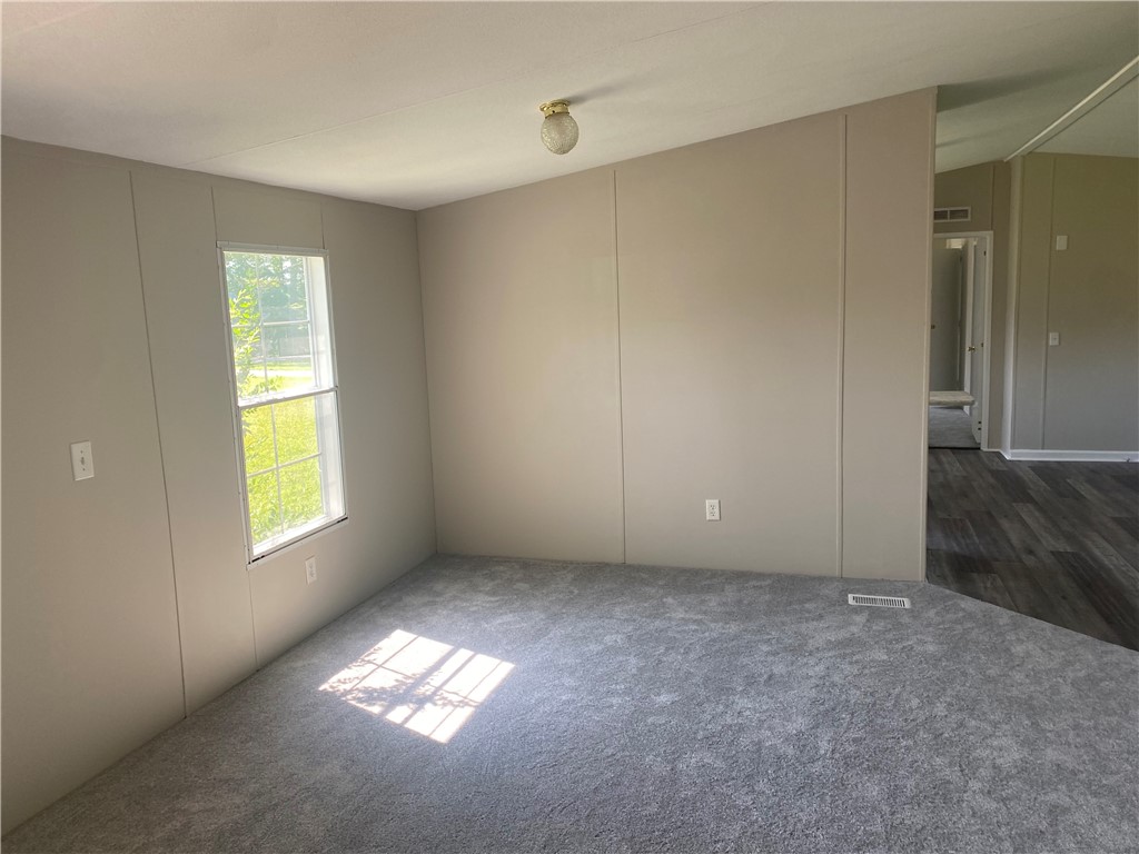 218 Pitts Road Walhalla, SC 29691 - Photo 3 of 15 dining room