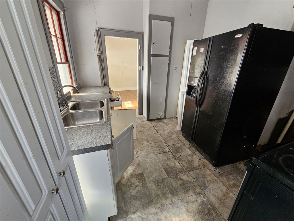 24 Spring Street North Adams, MA 01247 - Photo 4 of 27