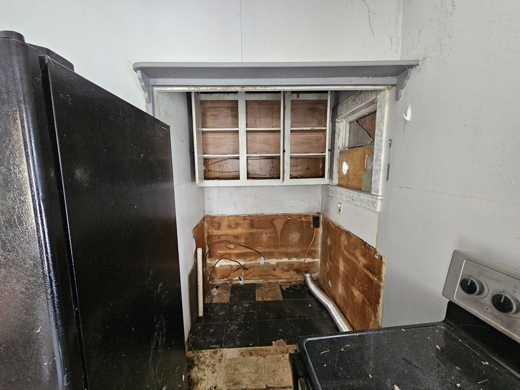 24 Spring Street North Adams, MA 01247 - Photo 5 of 27