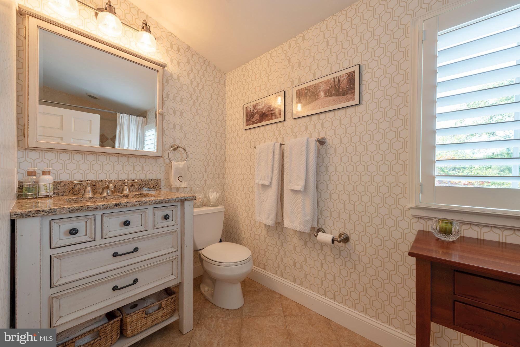 7510 Clifton Road Clifton, VA 20124 - Photo 17 of 30 Upper Level Hall Bath