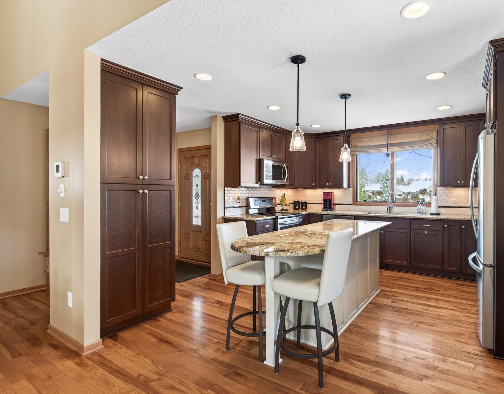 3501 West 99th Street Minneapolis, MN 55431 - Photo 2 of 15