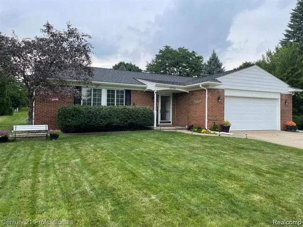 $2,850 | 2208 Cumberland Road, Rochester, MI 48307