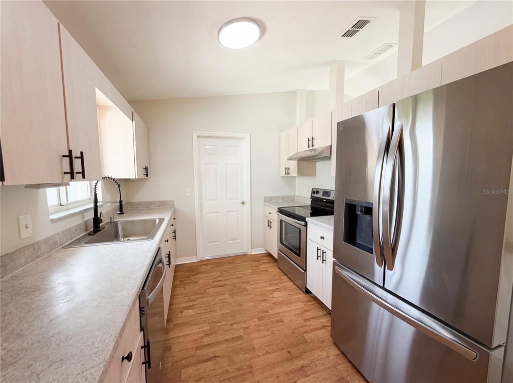 5947 Southwest 98th Street Road Ocala, FL 34476 - Photo 8 of 19