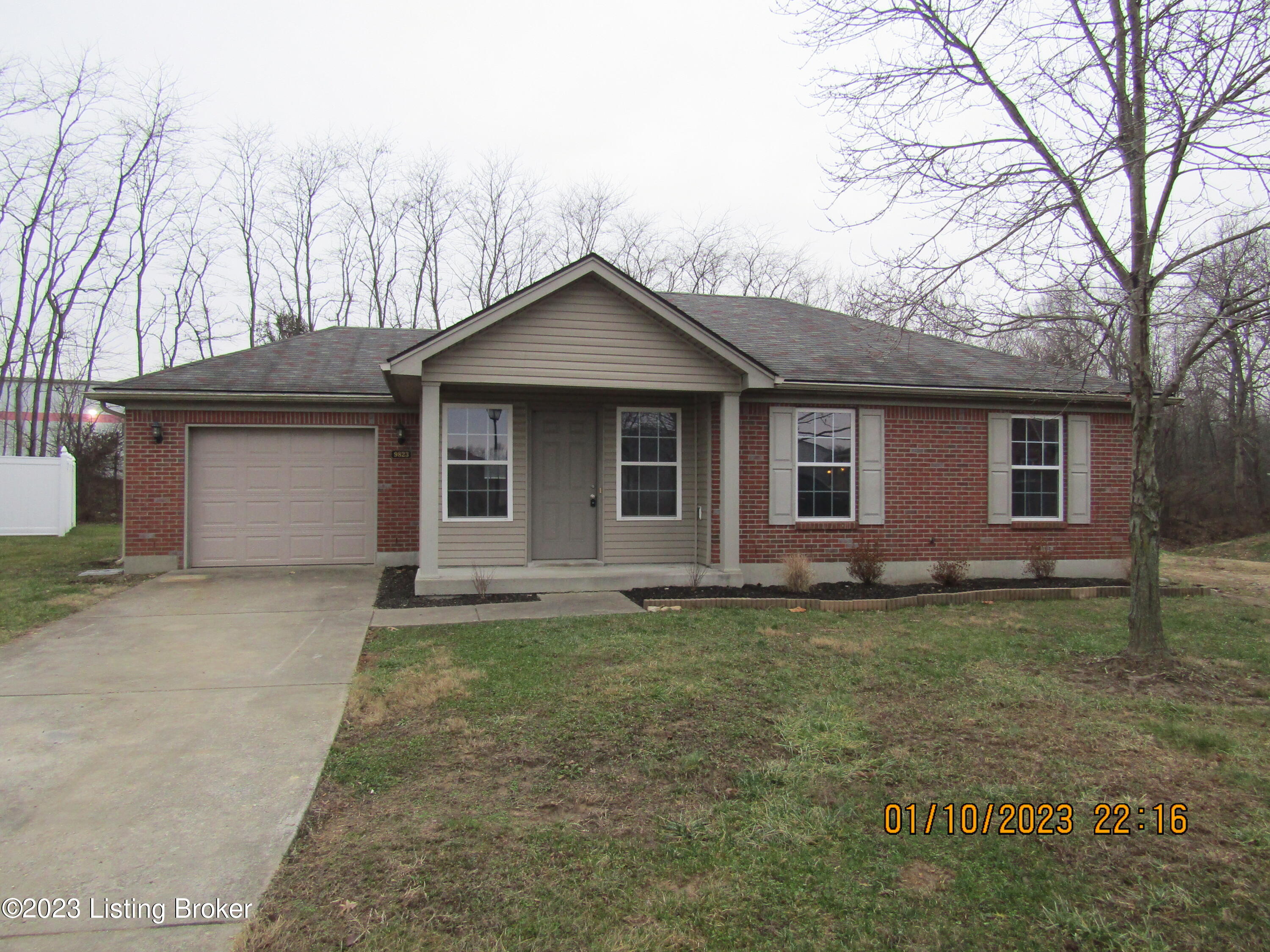 9823 Brooks Bend Road Louisville, KY 40258 - Photo 2 of 23 IMG_2809