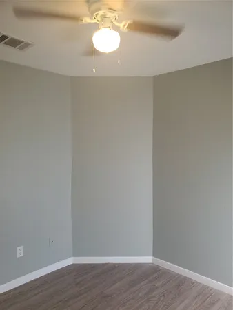 $1,325 | 2221 Creekside Lane, Unit B, Georgetown, TX 78626