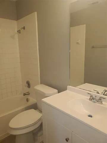 $1,395 | 2221 Creekside Lane, Unit B, Georgetown, TX 78626