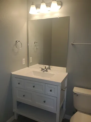 $1,395 | 2221 Creekside Lane, Unit B, Georgetown, TX 78626