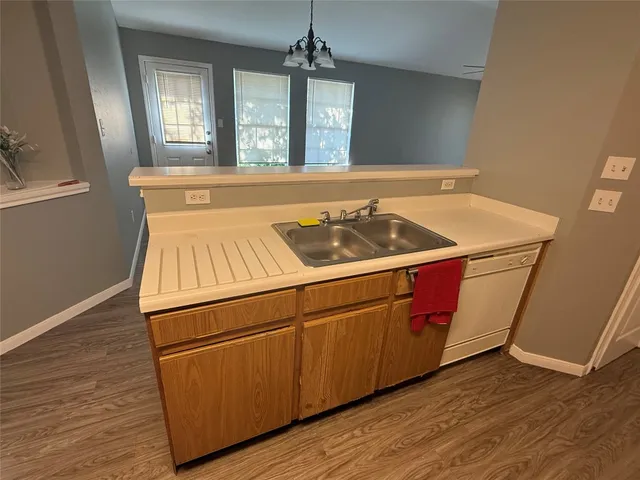 $1,395 | 2221 Creekside Lane, Unit B, Georgetown, TX 78626