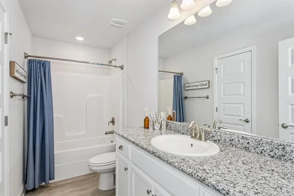 $379,900 | 2613 Prominence Lane, Crestview, FL 32536