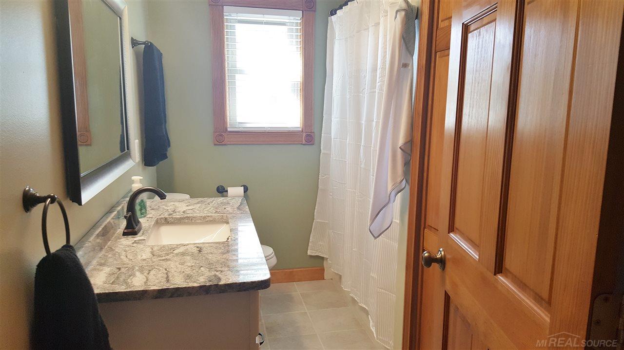 54123 County Line Road New Baltimore, MI 48047 - Photo 19 of 36