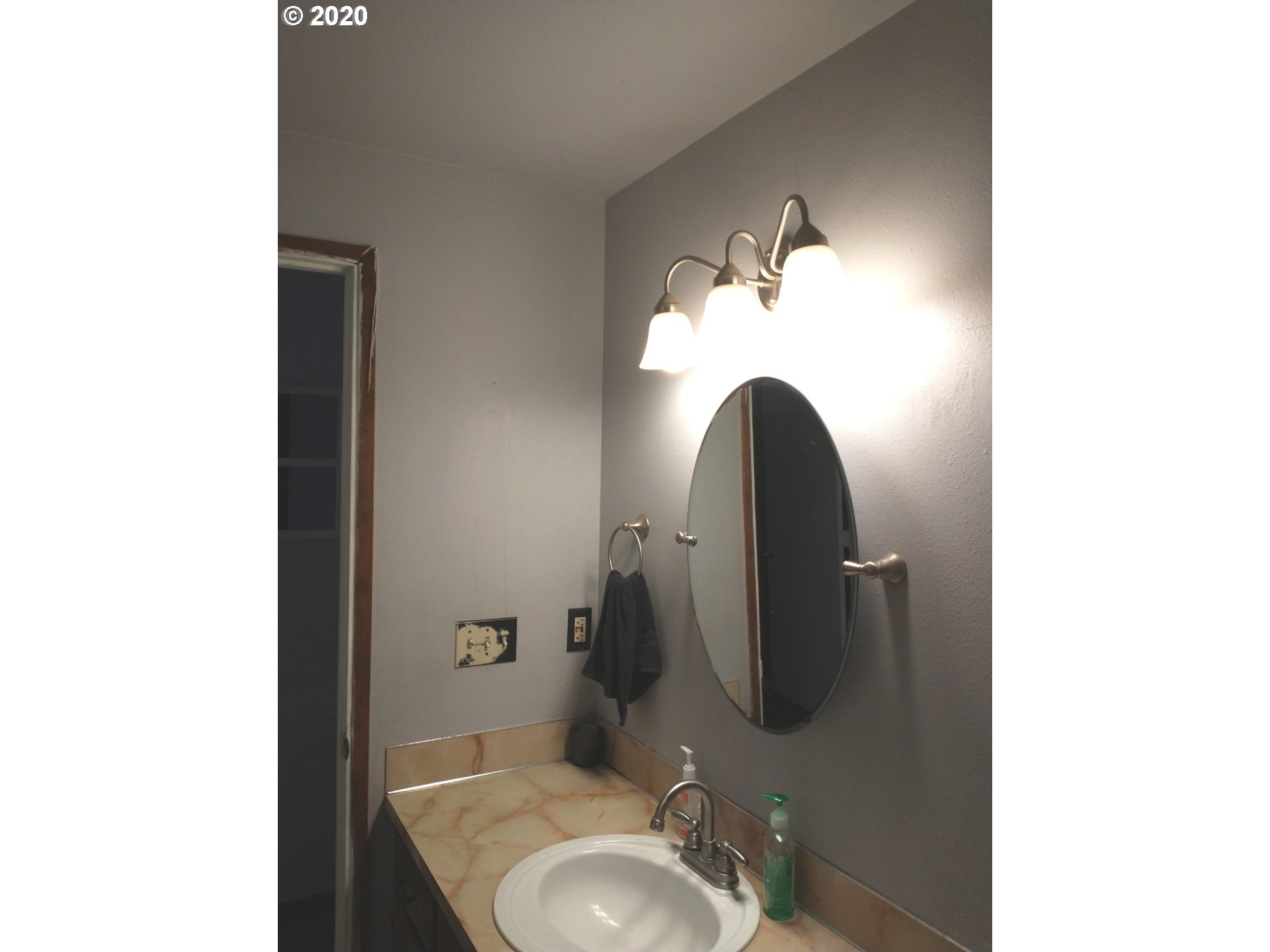 4964 E Street Springfield, OR 97478 - Photo 8 of 12