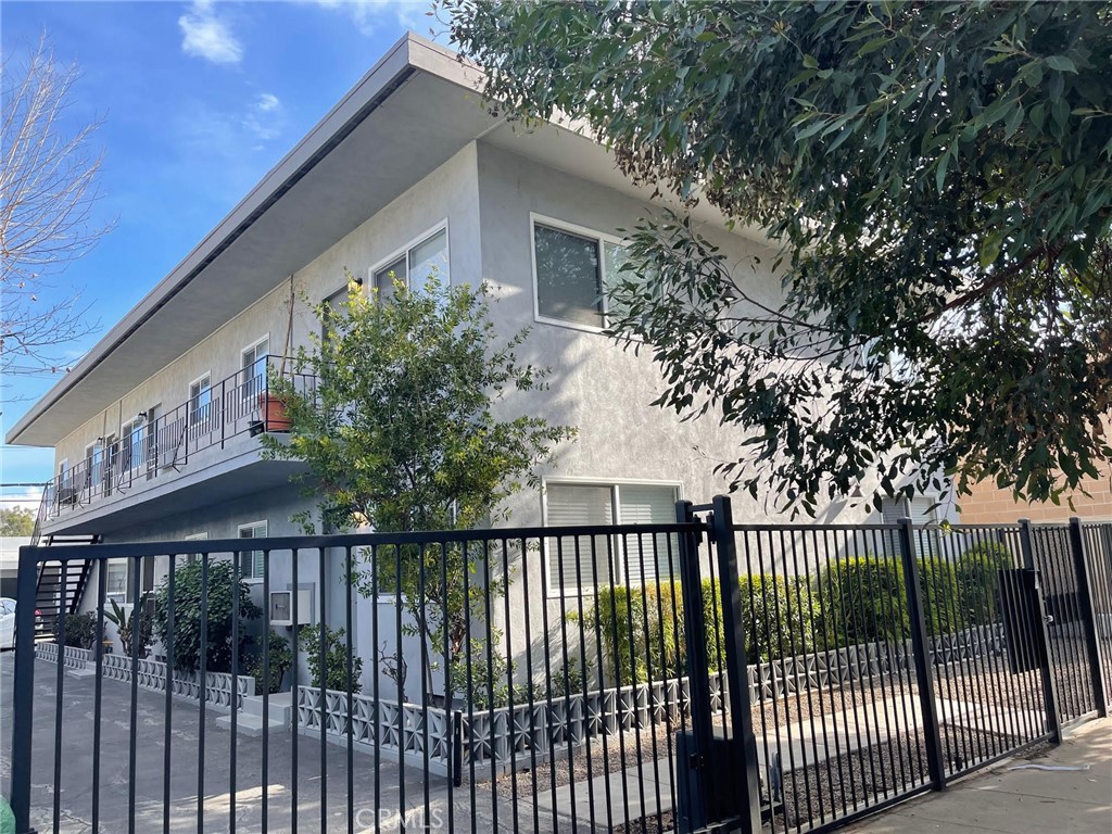 21317 Costanso Street, Woodland Hills, CA 91364 Compass