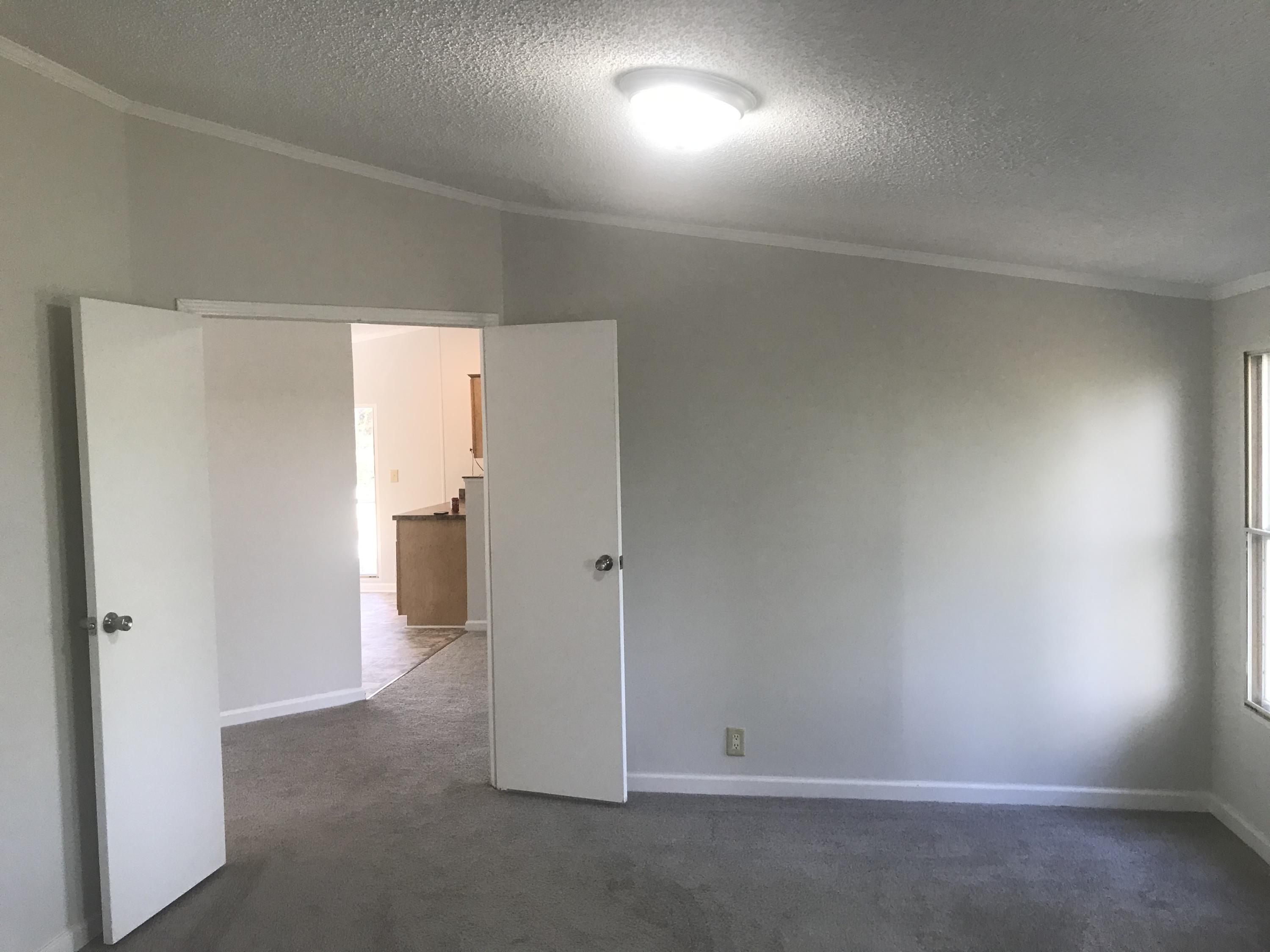 100 Lookout Ridge Road Blue Ridge, VA 24064 - Photo 9 of 11 an empty room with an entryway