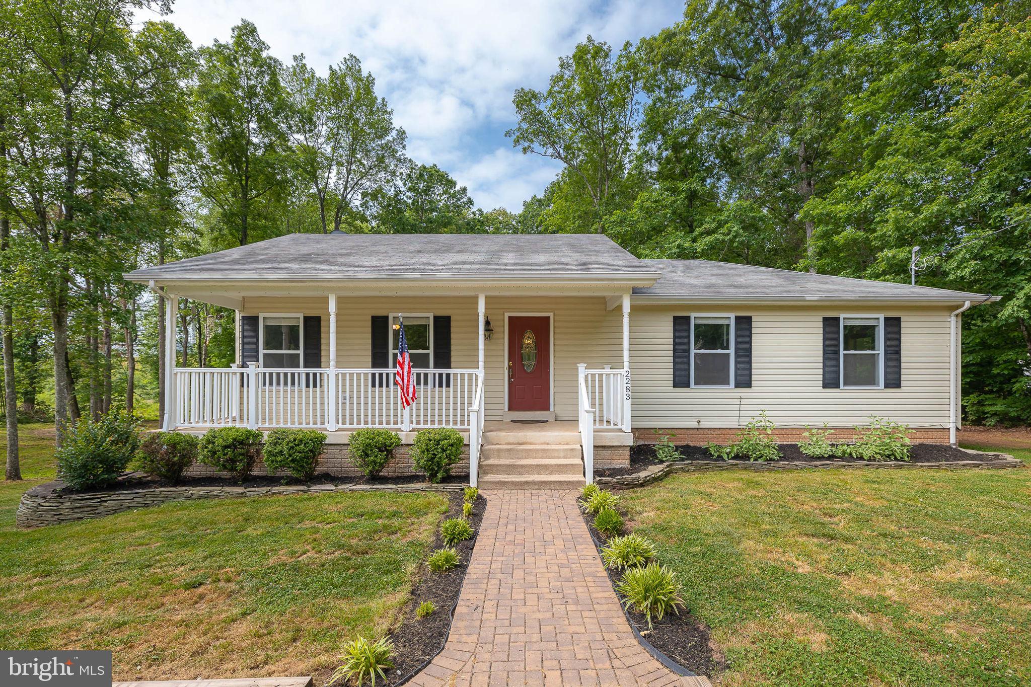 2283 Cromwell Road Catlett, VA 20119 - Photo 4 of 62 Freshly landscaped