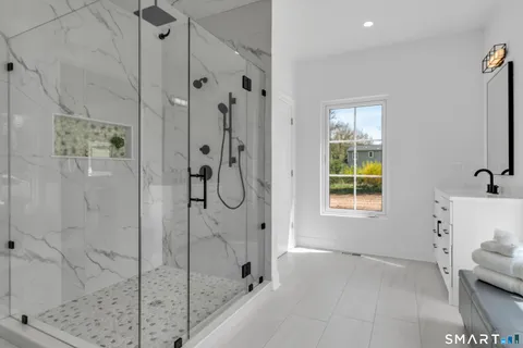 $1,700,000 | 539 A Boston Street, Guilford, CT 06437