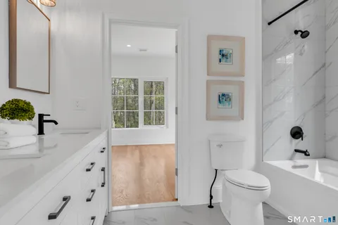 $1,700,000 | 539 A Boston Street, Guilford, CT 06437